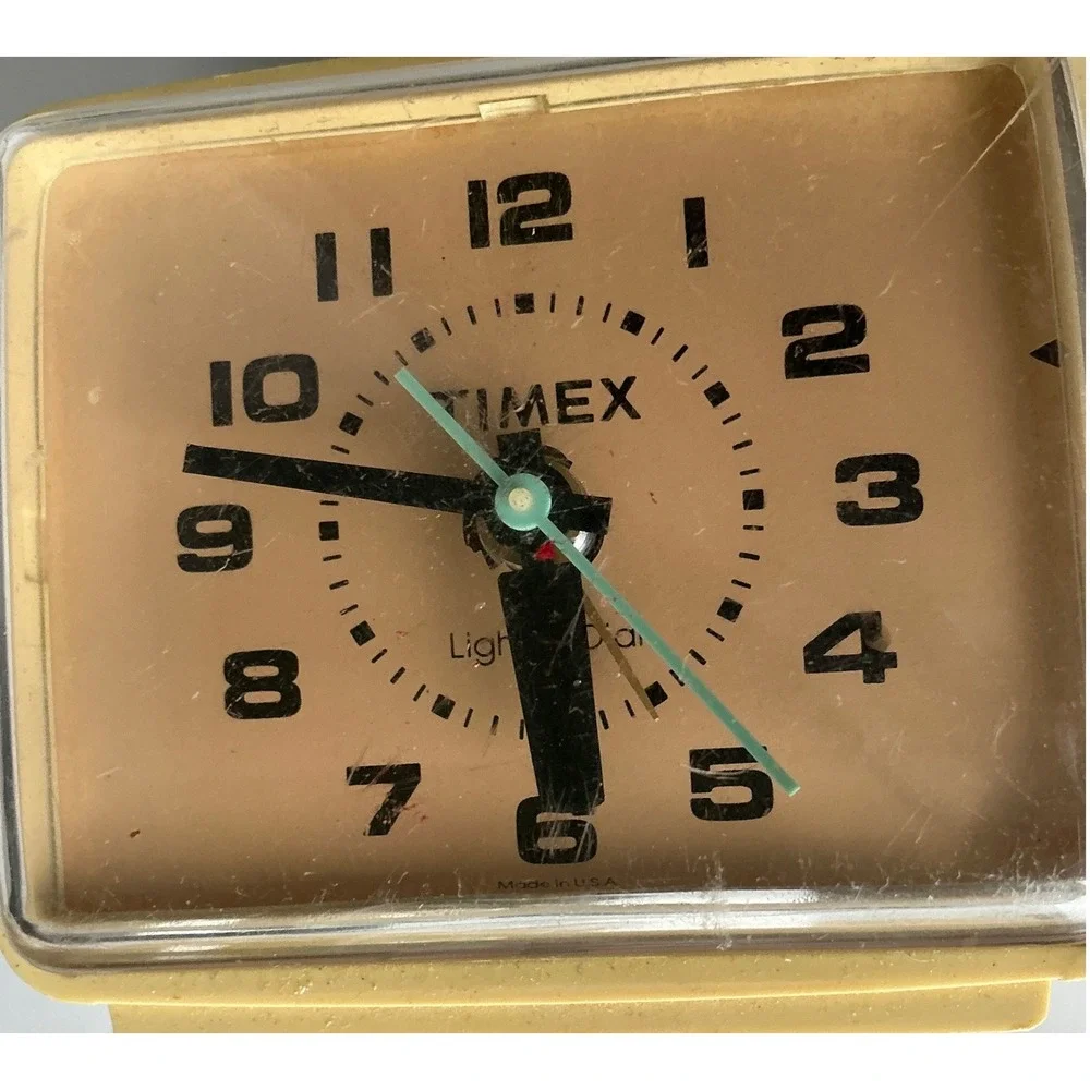 Timex Vintage Electric Alarm Clock Light Dial 7372-3A Cream Made in USA WORKS